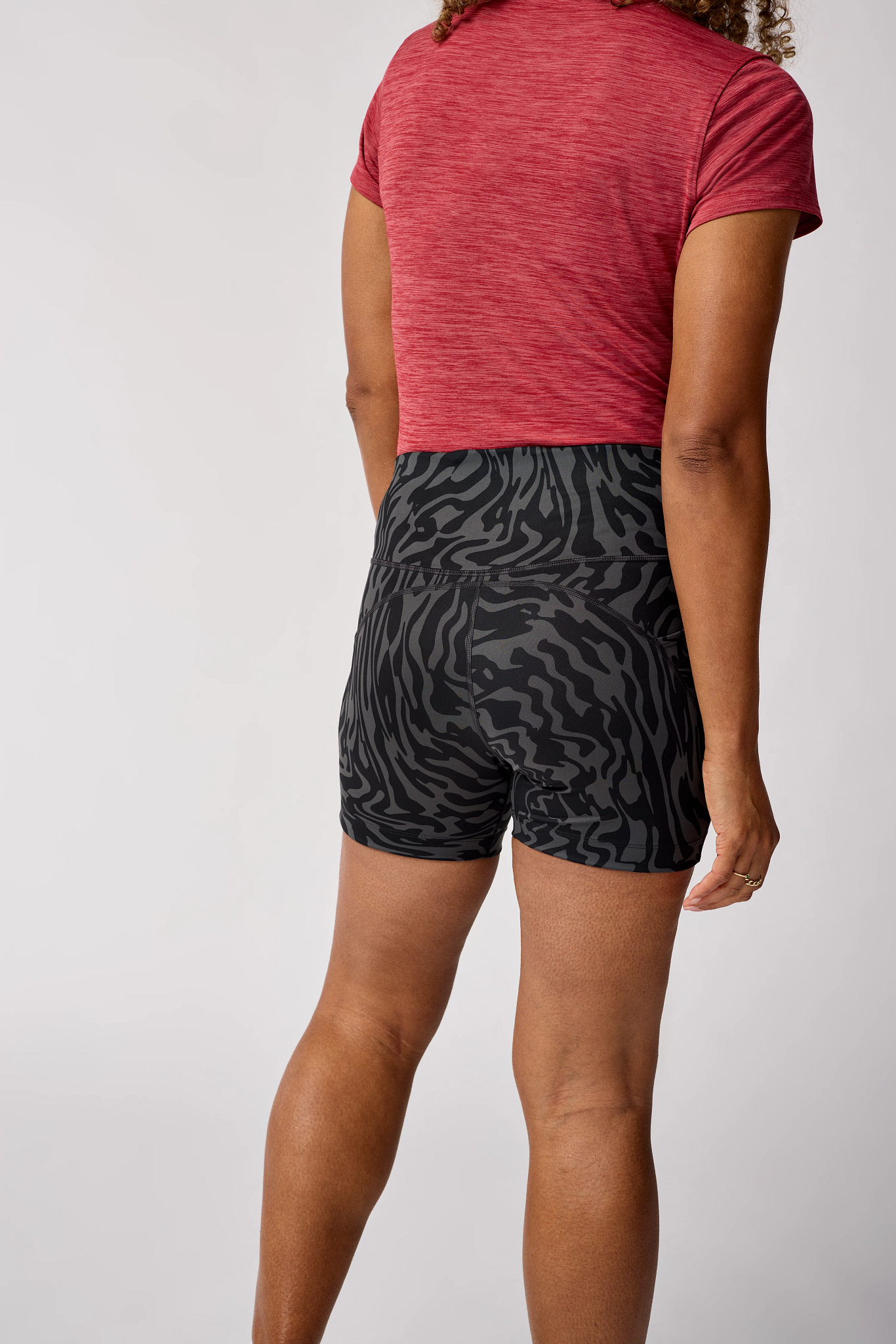 image-model-back